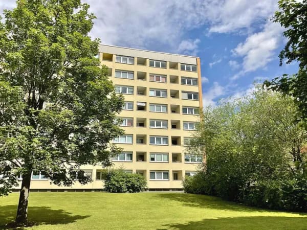 Immobilie in Göttingen - Modernisierte 1,5-Zimmer-Wohnung mit sonniger Loggia auf dem Leineberg - Bild 0