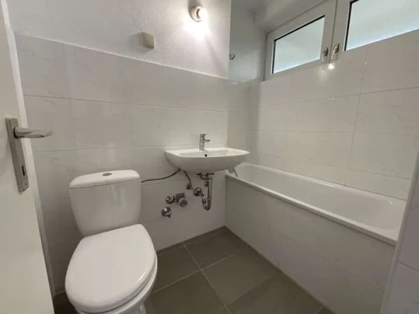 Immobilie in Göttingen - Modernisierte 1,5-Zimmer-Wohnung mit sonniger Loggia auf dem Leineberg - Bild 2