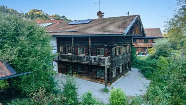 Immobilie in Eurasburg - Tradition bewahren.Zukunft gestalten.Historisches Bauernhaus mit vielfältiger Gestaltungsmöglichkeit - Bild 1