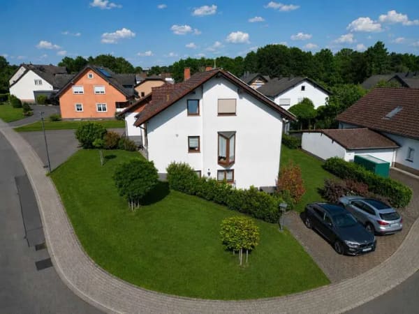 Immobilie in Orenhofen - Mega viel Platz: Wohnhaus mit Einliegerwohnung, Werkstatt & Photovoltaikanlage - Bild 1