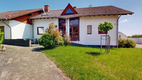 Immobilie in Orenhofen - Mega viel Platz: Wohnhaus mit Einliegerwohnung, Werkstatt & Photovoltaikanlage - Bild 4