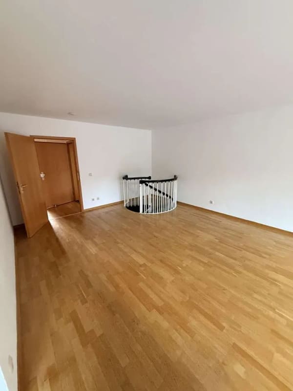 Immobilie in Oberhaching - Flexibel wohnen: 2 Zimmer mit großem mit großem Hobbyraum - Bild 2