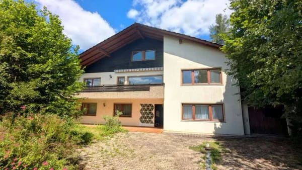 Immobilie in Möckmühl - Wohnanwesen auf 4.000 m² Grundstück – Einfamilienhaus oder bis zu 4 Wohneinheiten möglich - Bild 1
