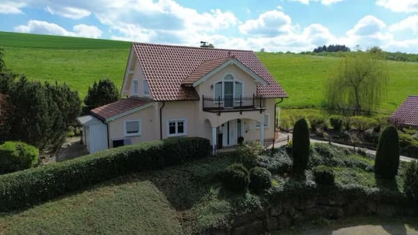 Immobilie in Limbach - Charmantes  Schlösschen  auf kleiner Anhöhe mit Weitsicht und separatem Garagenhaus - Bild 4