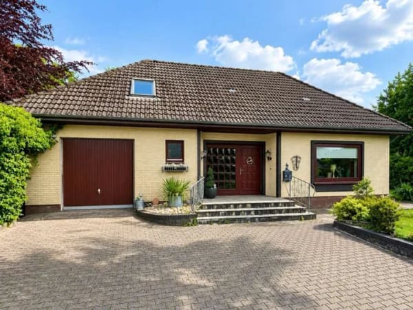 Immobilie in Schalkholz - Gepflegter Bungalow mit Terrasse, Garten und Garage in Schalkholz zu verkaufen - Bild 0