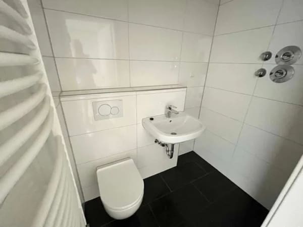 Immobilie in Frankfurt am Main - Modernisiertes 2-Zimmer-Eigentum mit Balkon in Frankfurt-Hausen - Bild 4