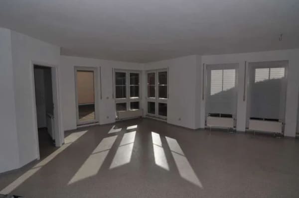 Immobilie in Auerbach/Vogtland - Top Gelegenheit * Helle freundl. 1 Zi.-Terrassenwohnung mit TG-Stellplatz - Bild 3