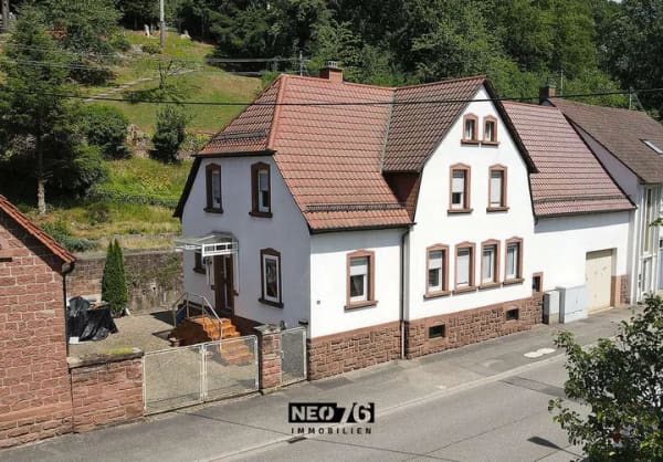 Immobilie in Rinnthal - Zwei Wohneinheiten und viel Raum für neue Ideen - Bild 0