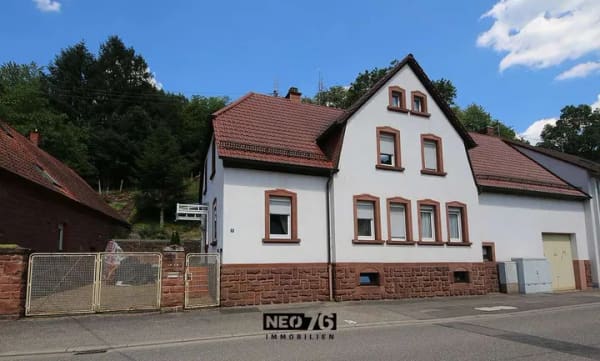 Immobilie in Rinnthal - Zwei Wohneinheiten und viel Raum für neue Ideen - Bild 1