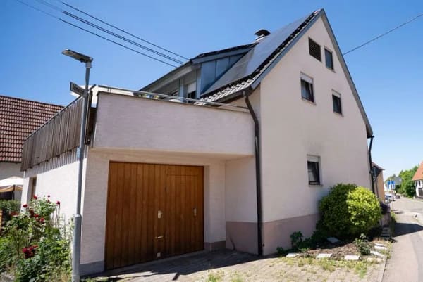 Immobilie in Schlierbach - Charmantes Einfamilienhaus mit Photovoltaikanlage, Kamin & Garage in Schlierbac - Bild 1