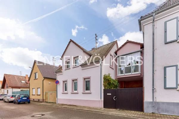 Immobilie in Neuhofen - Gepflegtes Einfamilienhaus mit besonderem Charme und schönem Garten! - Bild 0
