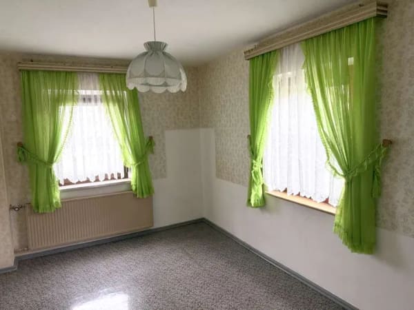 Immobilie in Rosenthal am Rennsteig - Einfamilienhaus mit Anbau und Garten in ruhiger Wohnlage (A1736) - Bild 2