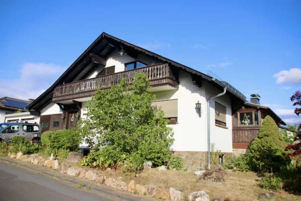 Immobilie in Neu-Anspach - Aussergewöhnliches Zweifamilienhaus in Top-Rand und Blicklage! - Bild 0