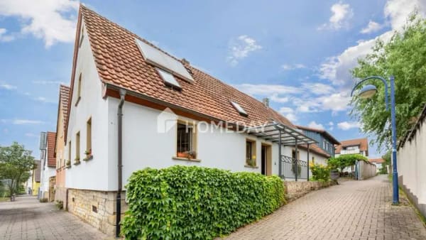 Immobilie in Bad Schönborn - Rustikaler Fachwerk-Charme trifft auf grüne Oase: Ihr neues Familienglück mit cleverem Extra - Bild 0