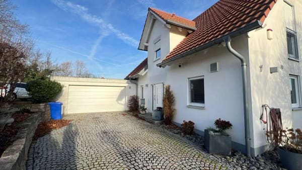Immobilie in Sulzfeld am Main - Freistehendes Einfamilienhaus in Hanglage an den Weinbergen - Bild 4