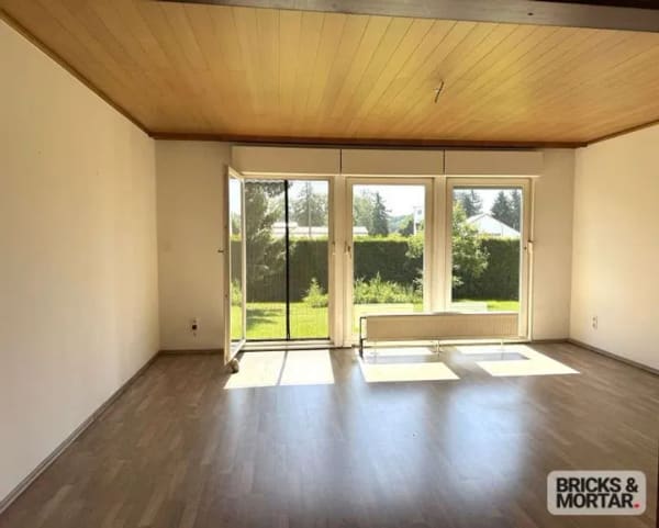 Immobilie in Dasing - Ein-/Zweifamilienhaus mit großem Garten, Balkon, Terrasse und zwei Garagen in Dasing - Bild 4