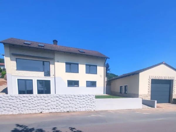 Immobilie in Weilersbach - Zweifamilienhaus mit Pool, LKW-Garage und Franken-Panorama - Bild 0