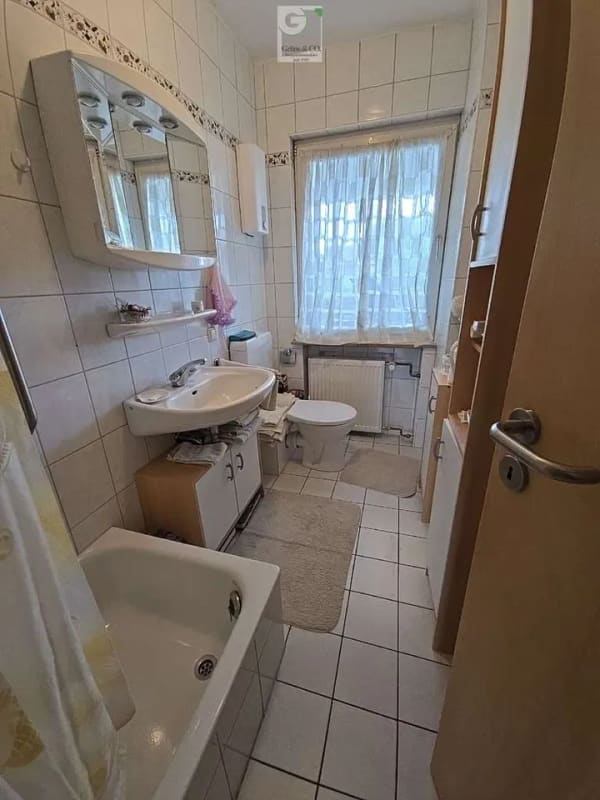 Immobilie in Moers - 5,63 % Bruttorendite | Vollvermietetes Mehrfamilienhaus mit 3 Wohneinheiten in Moers! - Bild 2