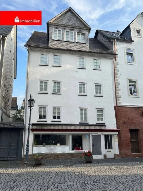Immobilie in Herborn - Wohn- und Geschäftshaus am "Puls der Zeit" von Herborn zu verkaufen! - Bild 0