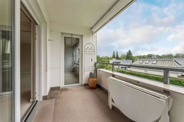 Immobilie in Bad Driburg - Lichtdurchflutete 4-Zimmer-Wohnung mit traumhaftem Blick auf die Iburg - Bild 3