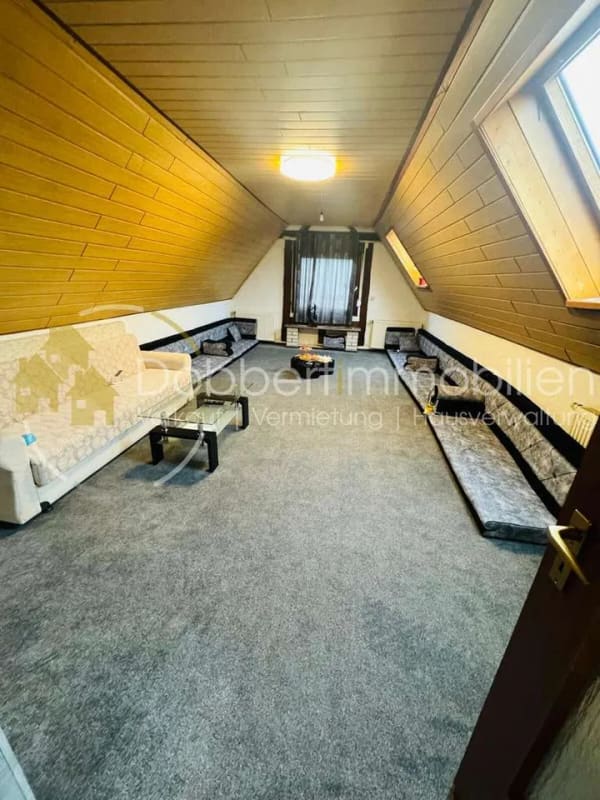 Immobilie in Heiningen - Vermietete 2-Zimmer-Dachgeschosswohnung mit großer Garage in Heiningen - Bild 1