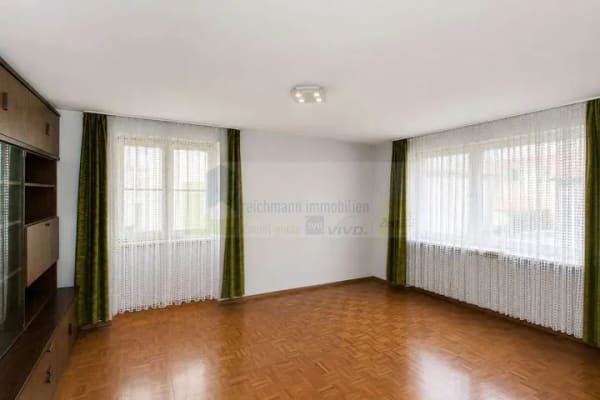 Immobilie in Hüfingen - Historisches Stadthaus in Hüfingen: gepflegtes Reiheneckhaus in zentraler Lage mit Balkon, Garten, K - Bild 3