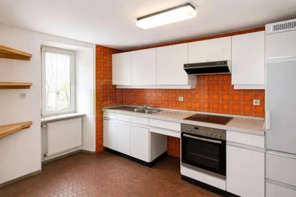 Immobilie in Hüfingen - Historisches Stadthaus in Hüfingen: gepflegtes Reiheneckhaus in zentraler Lage mit Balkon, Garten, K - Bild 4