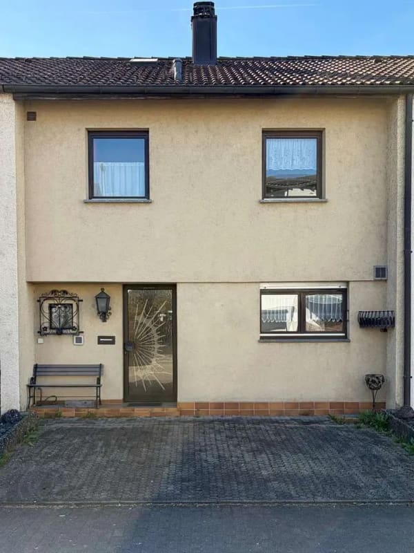 Immobilie in Albbruck - Reihenhaus mit Garten, Terrasse und viel Potenzial in ruhiger Lage von Albbruck - Bild 1