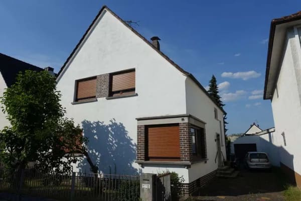 Immobilie in Hainburg - Hainburg: Einfamilienhaus mit großzügigem Grundstück und Garage in ruhiger Lage - Bild 1