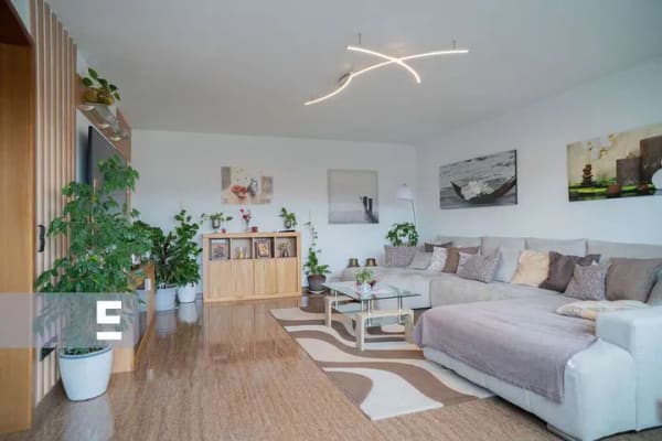 Immobilie in Untergruppenbach - Zusammen wohnen, weit blicken – Großzügiges Mehrgenerationenhaus - Bild 0