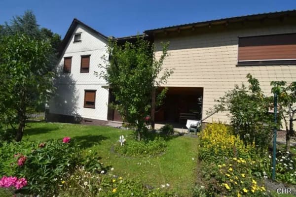 Immobilie in Walkenried - Grosszügig geschnittenes Einfamilienhaus mit kl. Einliegerwohnung in ruhiger Lage im Klosterort - Bild 0