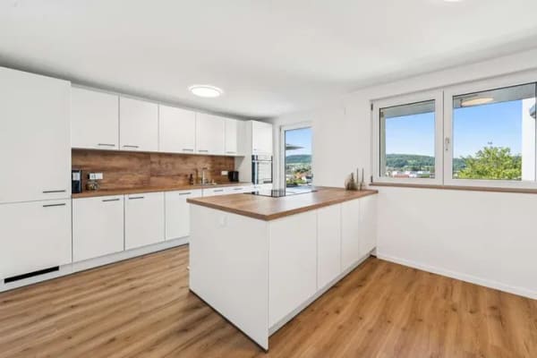 Immobilie in Küssaberg - Traumhafte Terrassenwohnung mit Panoramablick, XXL-Terrasse und hochwertiger Sanierung - Bild 2