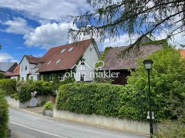 Immobilie in Lichtenfels - Allein oder mit Freunden: EFH mit Bauplatz - Bild 0