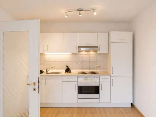 Immobilie in Oberding - Gepflegte 2-Zimmer-Wohnung mit großer Terrasse und Garten  – Nähe Flughafen München - Bild 1