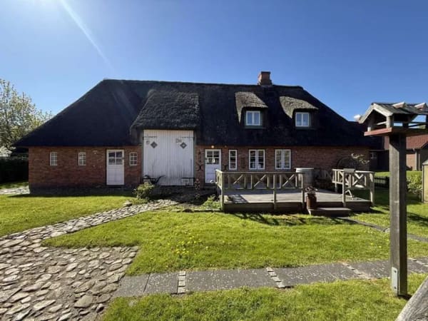 Immobilie in Breklum - Ein norddeutsches Original – Stilvolles Reetdachhaus mit Einliegerwohnung, Werkstatt , Garagen und m - Bild 4