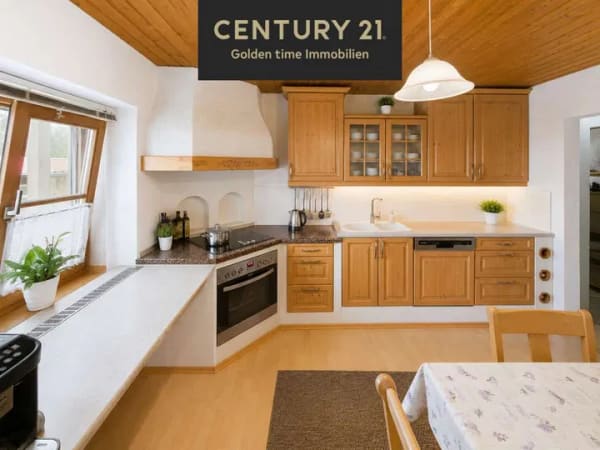 Immobilie in Traunreut - 4-Zimmer-Erdgeschosswohnung | ca. 100 m² | Terrasse | Schwedenofen | Traunreut - Bild 0