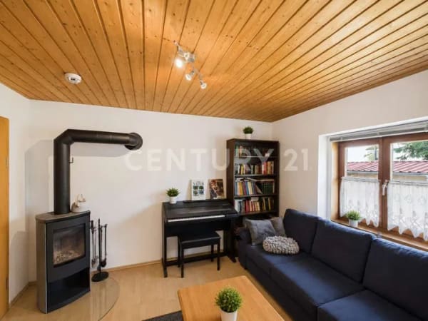 Immobilie in Traunreut - 4-Zimmer-Erdgeschosswohnung | ca. 100 m² | Terrasse | Schwedenofen | Traunreut - Bild 4