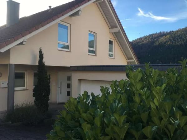 Immobilie in Höfen an der Enz - Einfamilienhaus mit Einliegerwohnung - Bild 0