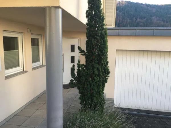 Immobilie in Höfen an der Enz - Einfamilienhaus mit Einliegerwohnung - Bild 1