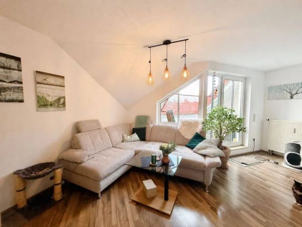 Immobilie in Schwabach - Charmante Dachgeschosswohnung mit Wohlfühlcharakter - 2 Zimmer in Schwabach - Bild 0