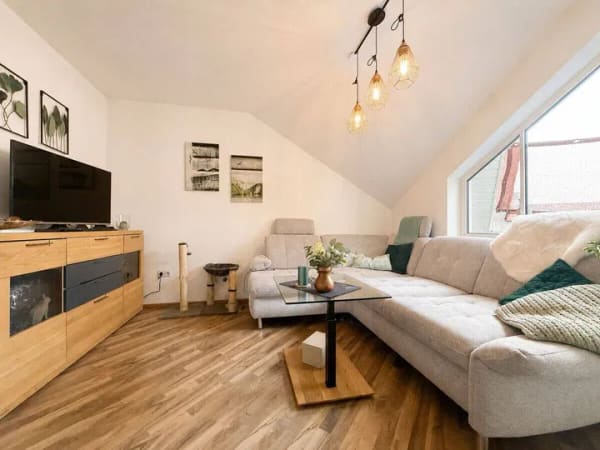 Immobilie in Schwabach - Charmante Dachgeschosswohnung mit Wohlfühlcharakter - 2 Zimmer in Schwabach - Bild 1
