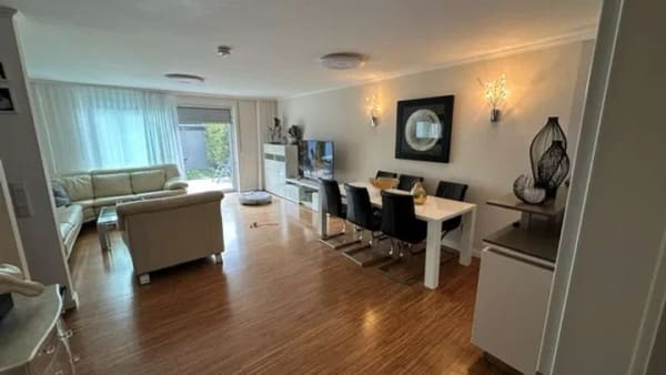 Immobilie in Steinbach - 4-Zimmer Eigentumswohnung mit Gartenterrasse (Haus im Haus Konzept) - Bild 1