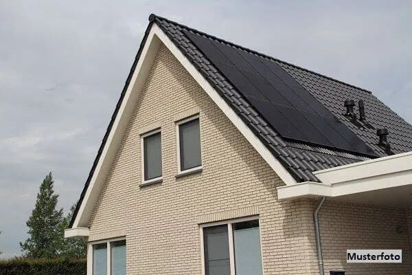 Immobilie in Lübbecke - Freistehendes Einfamilienhaus nebst Terrasse - Bild 0
