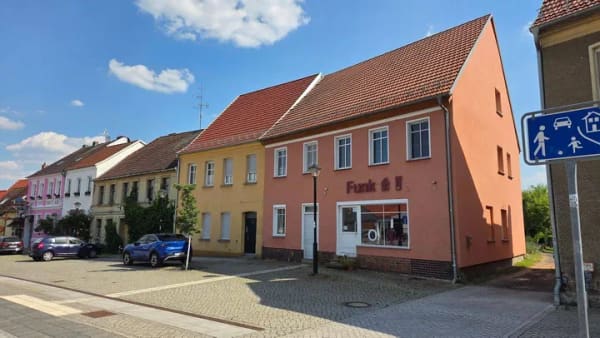 Immobilie in Jüterbog - Saniertes Wohnhaus mit kleiner Gewerbeeinheit und Einlieger- oder Gästewohnung in bester Lage in Jüterbog - Bild 0