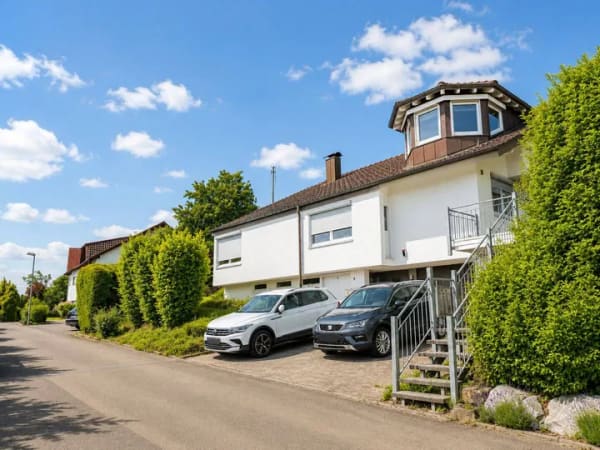 Immobilie in Albershausen - Viel Platz für Familie, Generationen oder Vermietung - Zweifamilienhaus mit Potenzial - Bild 0
