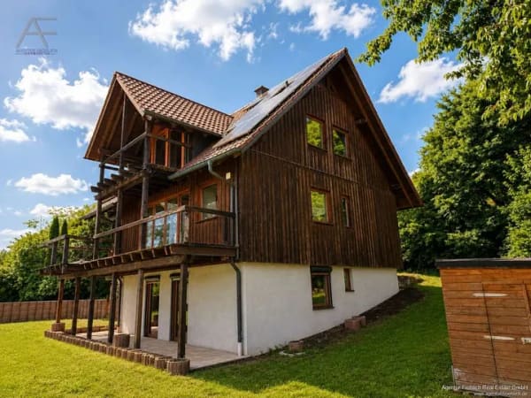 Immobilie in Ursberg - Fernblick statt Standard – Einfamilienhaus mit Potenzial in traumhafter Hanglage - Bild 4