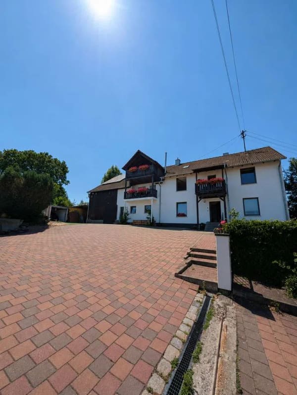 Immobilie in Welden - Charmantes Anwesen mit Stadl, Garten und viel Freiraum - Bild 3