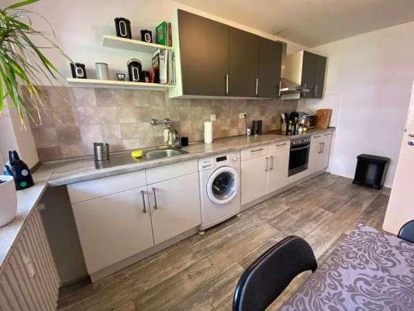Immobilie in Emden - Großzügige 3-Zimmer-Wohnung mit Balkon und Stellplatz - Bild 3