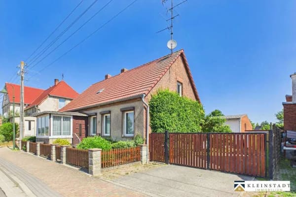 Immobilie in Havelberg - Charmantes Einfamilienhaus mit großzügigem Grundstück und Raum für Ihre Wohnträume - Bild 0