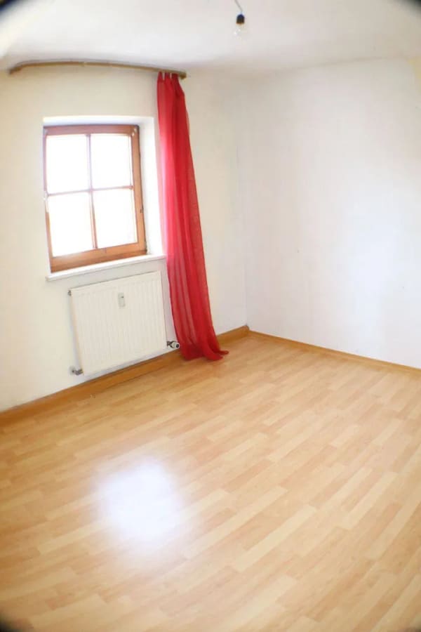 Immobilie in Offingen - Sofortbezug  Dachgeschosswohnung mit Balkon und Stellplatz (inklusive) - Bild 2